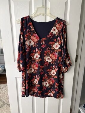 Women's Navy Floral V-Neck Dress
